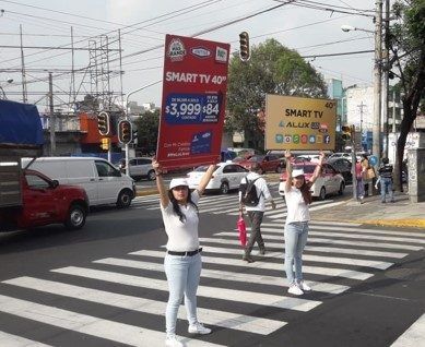 Volanti Móvil puedes posicionar, capta miradas de peatones y al mismo tiempo pueden recibir un volante.